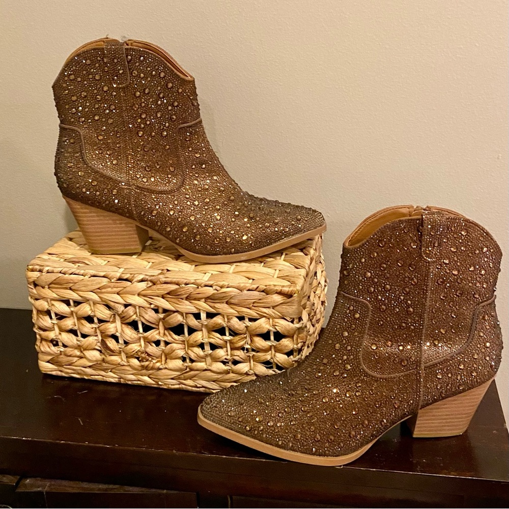 Chic Brown Western Boots EUC
